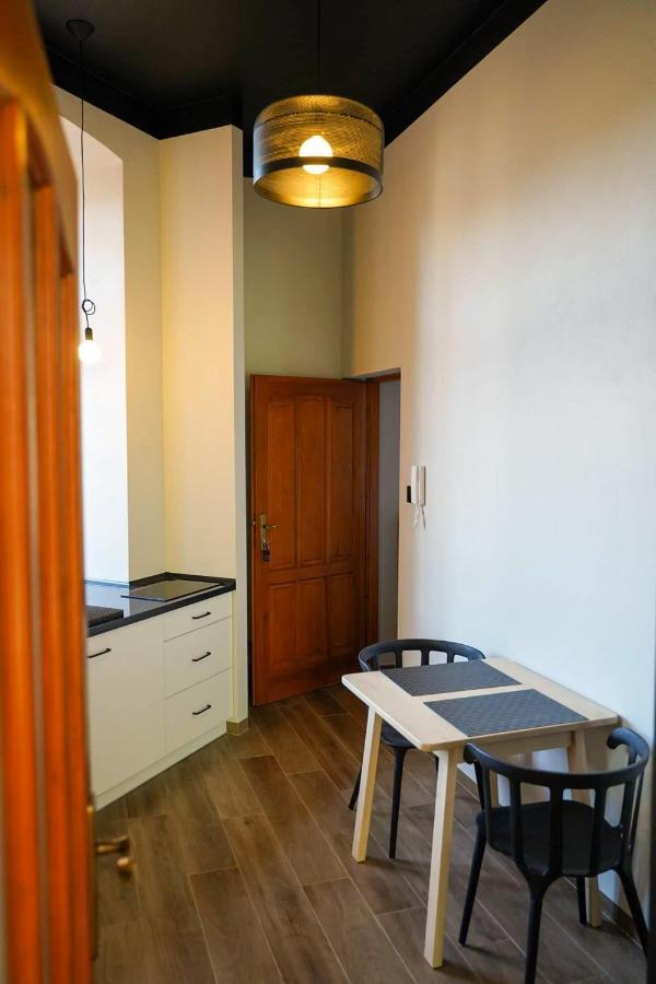 Apartamenty W Wiezy シュフィドニツァ エクステリア 写真